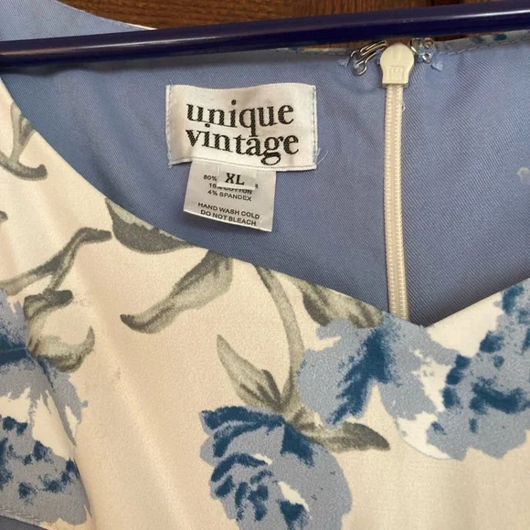 Soft blue floral dress - Picture 2 of 5